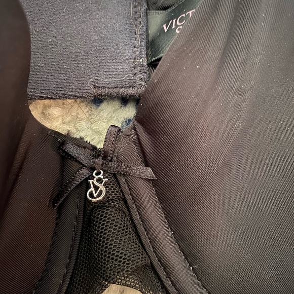 Victoria’s Secret 36C Bra - Picture 2 of 3